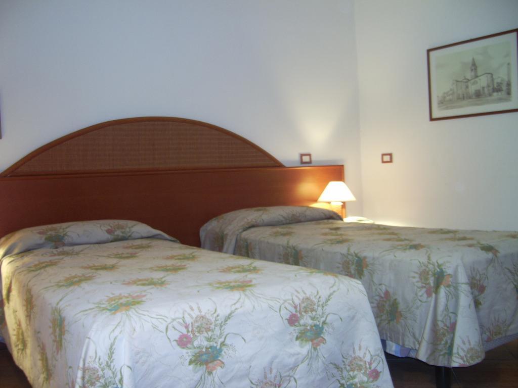 Hotel La Collinetta Sesto Calende Room photo