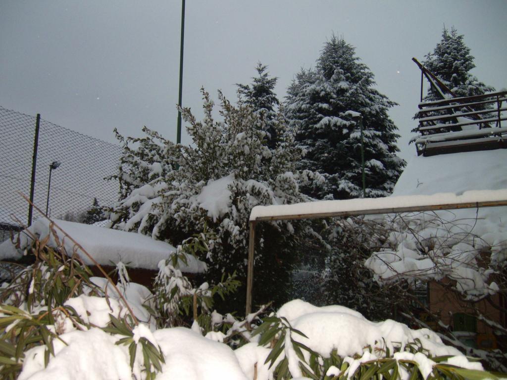 Hotel La Collinetta Sesto Calende Exterior photo